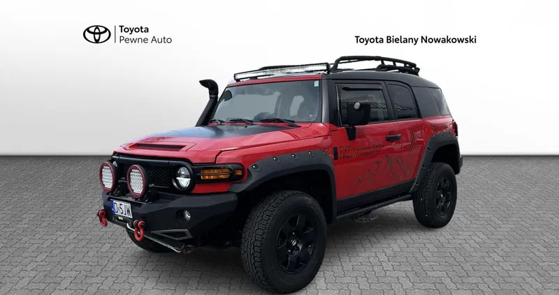 toyota świętokrzyskie Toyota FJ cena 189000 przebieg: 121536, rok produkcji 2012 z Rzepin